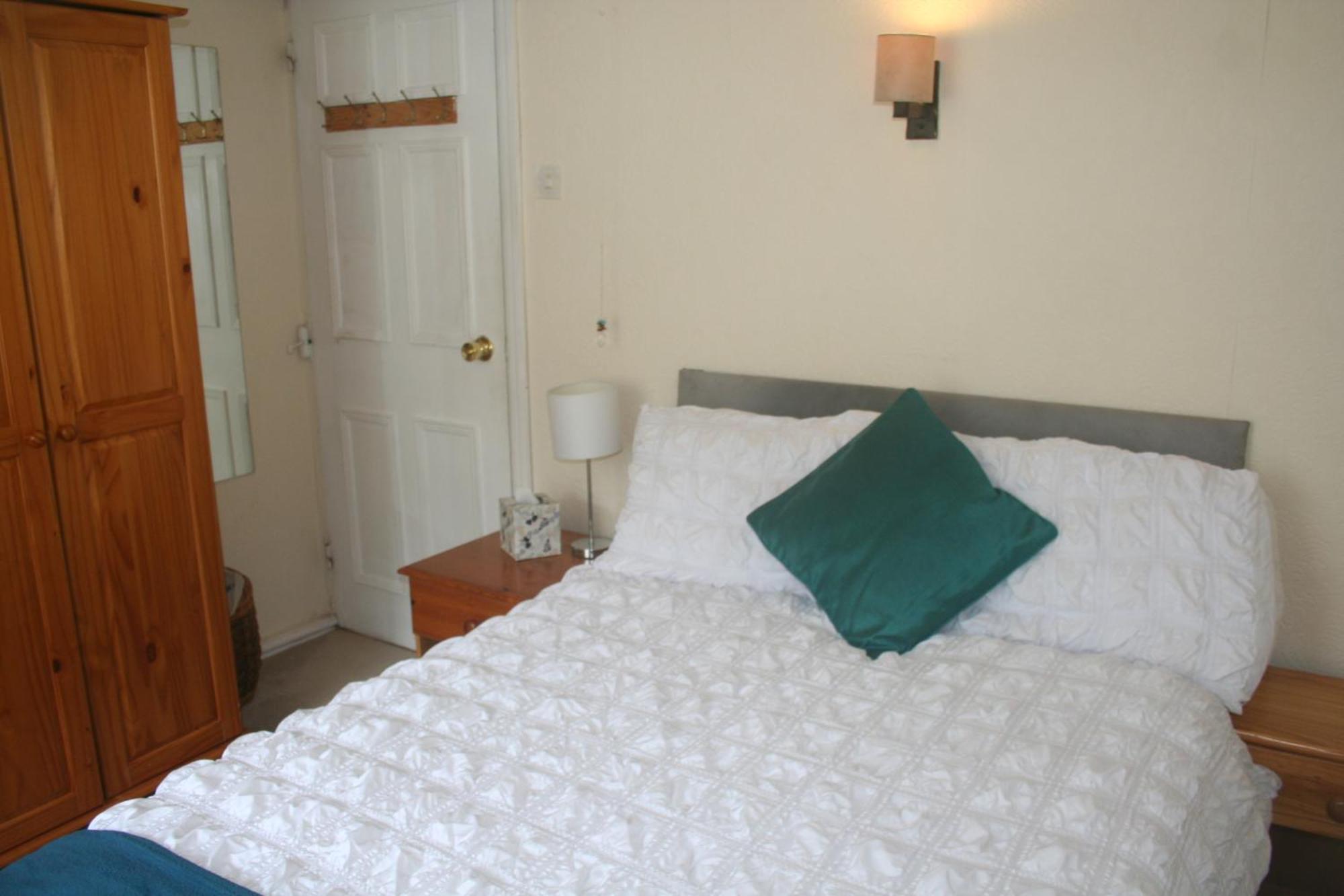 Coynant Farm Guesthouse - Farm Park Stay Swansea Oda fotoğraf