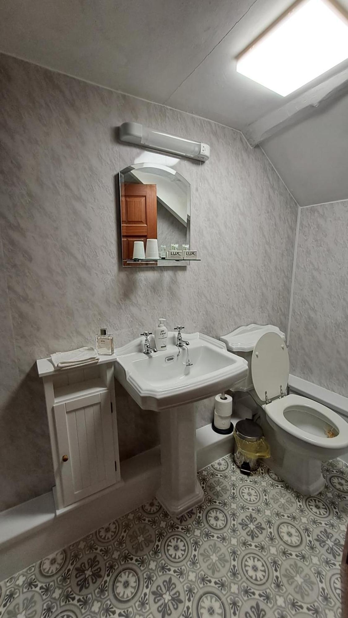 Coynant Farm Guesthouse - Farm Park Stay Swansea Dış mekan fotoğraf